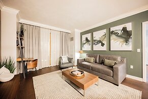 StripViewSuites at Signature
