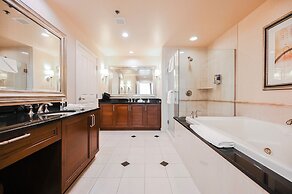 StripViewSuites at Signature