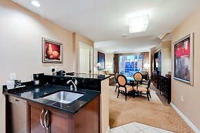 StripViewSuites at Signature
