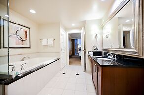 StripViewSuites at Signature