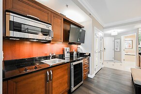 StripViewSuites at Signature