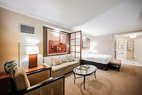 StripViewSuites at Signature
