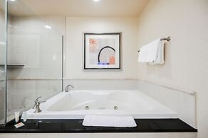 StripViewSuites at Signature