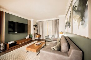 StripViewSuites at Signature
