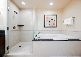 StripViewSuites at Signature