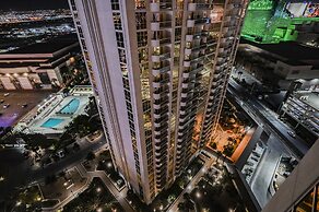 StripViewSuites at Signature