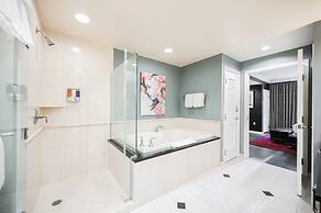 StripViewSuites at Signature