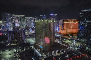 StripViewSuites at Signature