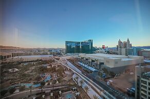 StripViewSuites at Signature