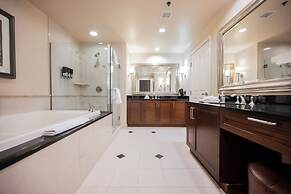 StripViewSuites at Signature