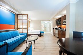 StripViewSuites at Signature