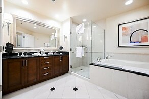 StripViewSuites at Signature