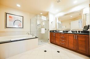 StripViewSuites at Signature