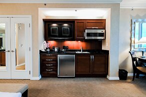 StripViewSuites at Signature