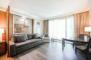 StripViewSuites at Signature