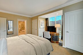 StripViewSuites at Signature
