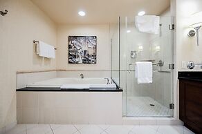 StripViewSuites at Signature