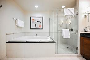 StripViewSuites at Signature