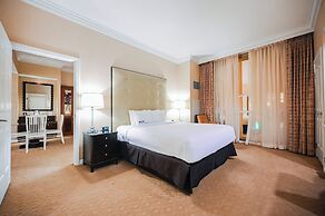 StripViewSuites at Signature