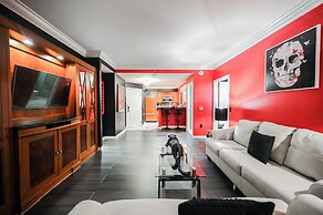 StripViewSuites at Signature