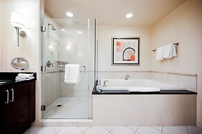 StripViewSuites at Signature