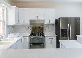 Ez Living Apartments