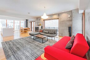 Niseko Central Houses and Apartments