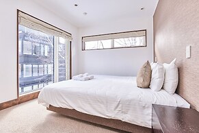 Niseko Central Houses and Apartments