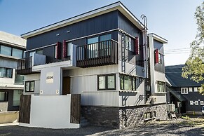 Niseko Central Houses and Apartments