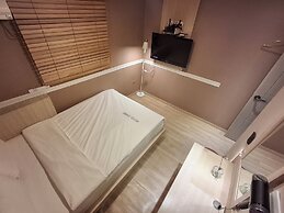 Shine Hotel