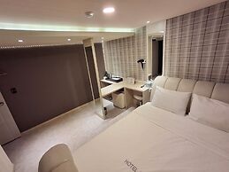 Shine Hotel