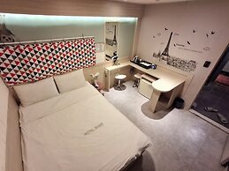 Shine Hotel