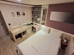 Shine Hotel
