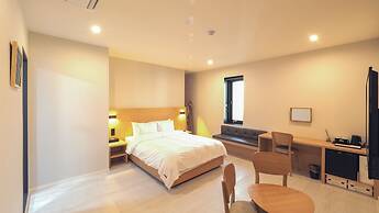 Mipo Oceanside Hotel