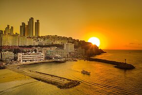 Mipo Oceanside Hotel