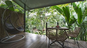 Eden Organic Farm & Bungalows