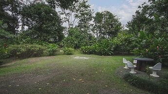 Eden Organic Farm & Bungalows