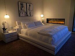 Amaré Beachside Luxury