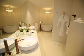 Amaré Beachside Luxury