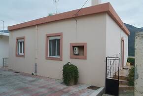 Tourloti Village House