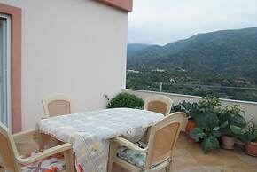 Tourloti Village House