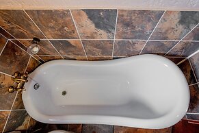 Grassland Safari Lodge