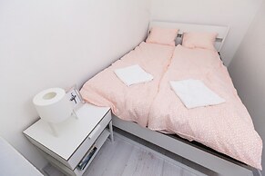 Classic Ernesto near Opera