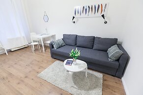 Classic Ernesto near Opera