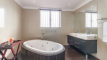 Silver Oaks Boutique Hotel