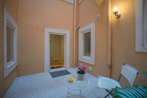 Elegant & Cozy Apartment