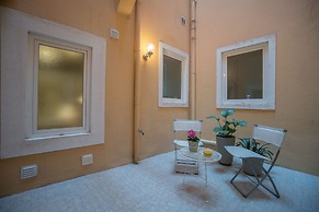 Elegant & Cozy Apartment