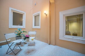 Elegant & Cozy Apartment