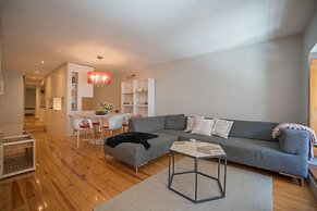 Elegant & Cozy Apartment