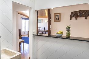 Santa Justa Elevator by Rentestate